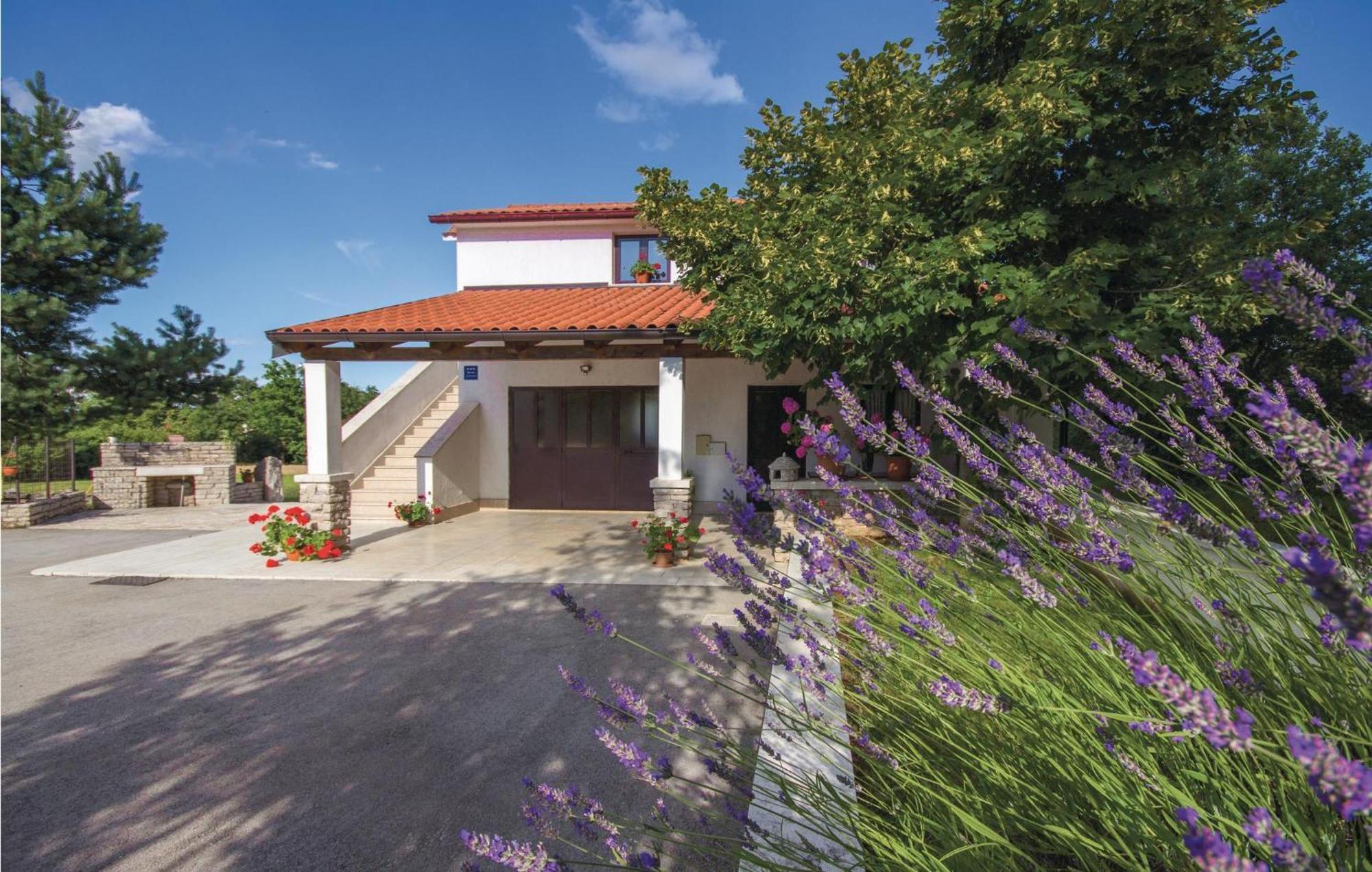 Amazing Apartment In Pazin With Wifi Katun Lindarski Εξωτερικό φωτογραφία